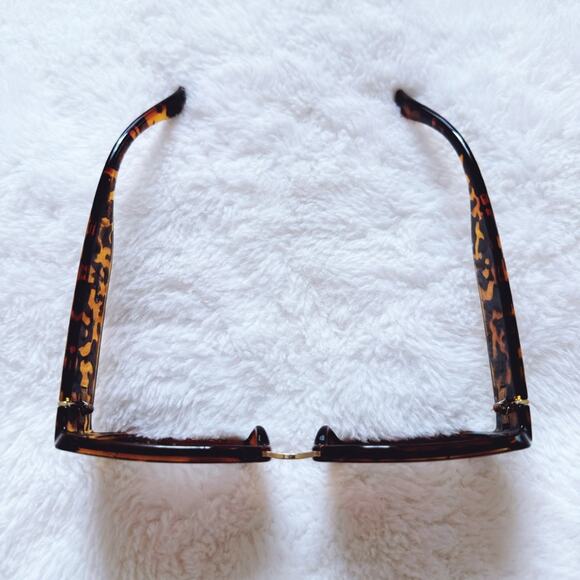 Layla Tortoise Brown Sleek Square Sunglasses - Picture 5 of 12